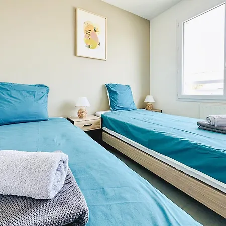 Maison De Rénovée Calme Et Lumineuse - 4 Pers Hébergement de vacances *