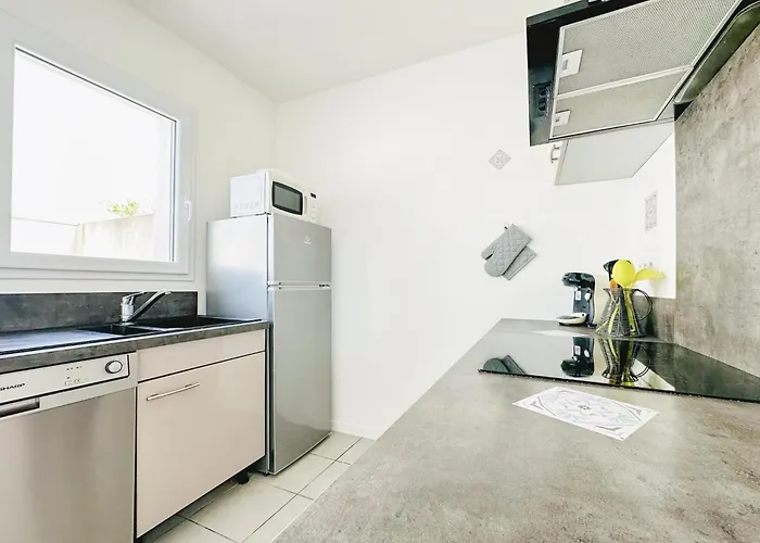 Maison De Rénovée Calme Et Lumineuse - 4 Pers Hébergement de vacances *